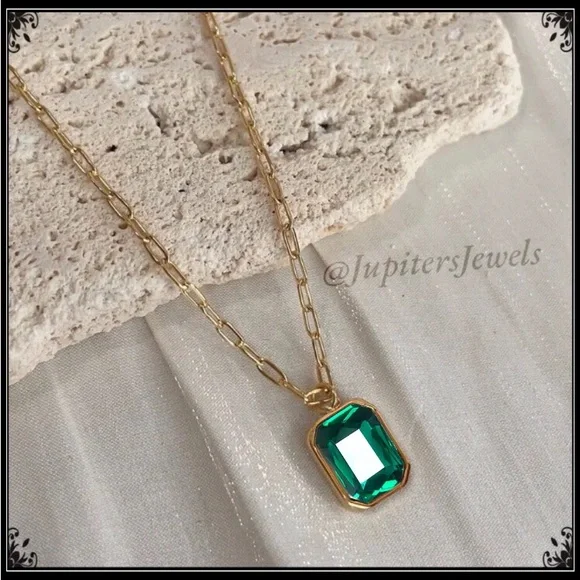 14k Gold Crystal Cut Emerald Minimalist Paperclip Necklace - Picture 3 of 9